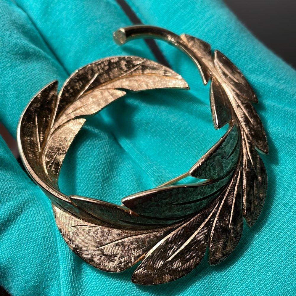 Monet Vintage Feather Brooch Pin Gold Finish Circular Textured Finish Jewelry